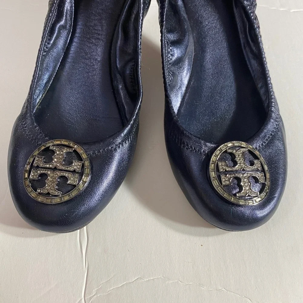 Tory Burch Reva Navy Leather Ballet Flats Rhinestone Encrusted Medallion‎ Size 6
